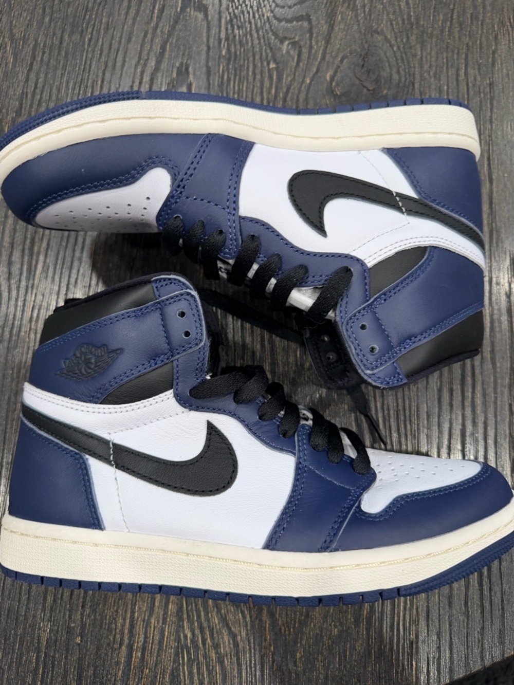 Air Jordan 1 High OG 'Black and Gold' size 6.5Y - Picture 1 of 11